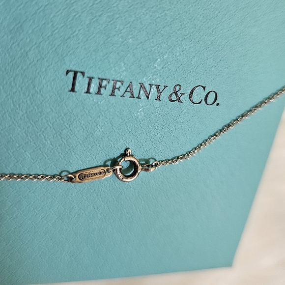 Tiffany & Co. Heart Charm 727 Fifth Avenue New York Necklace - Picture 6 of 13